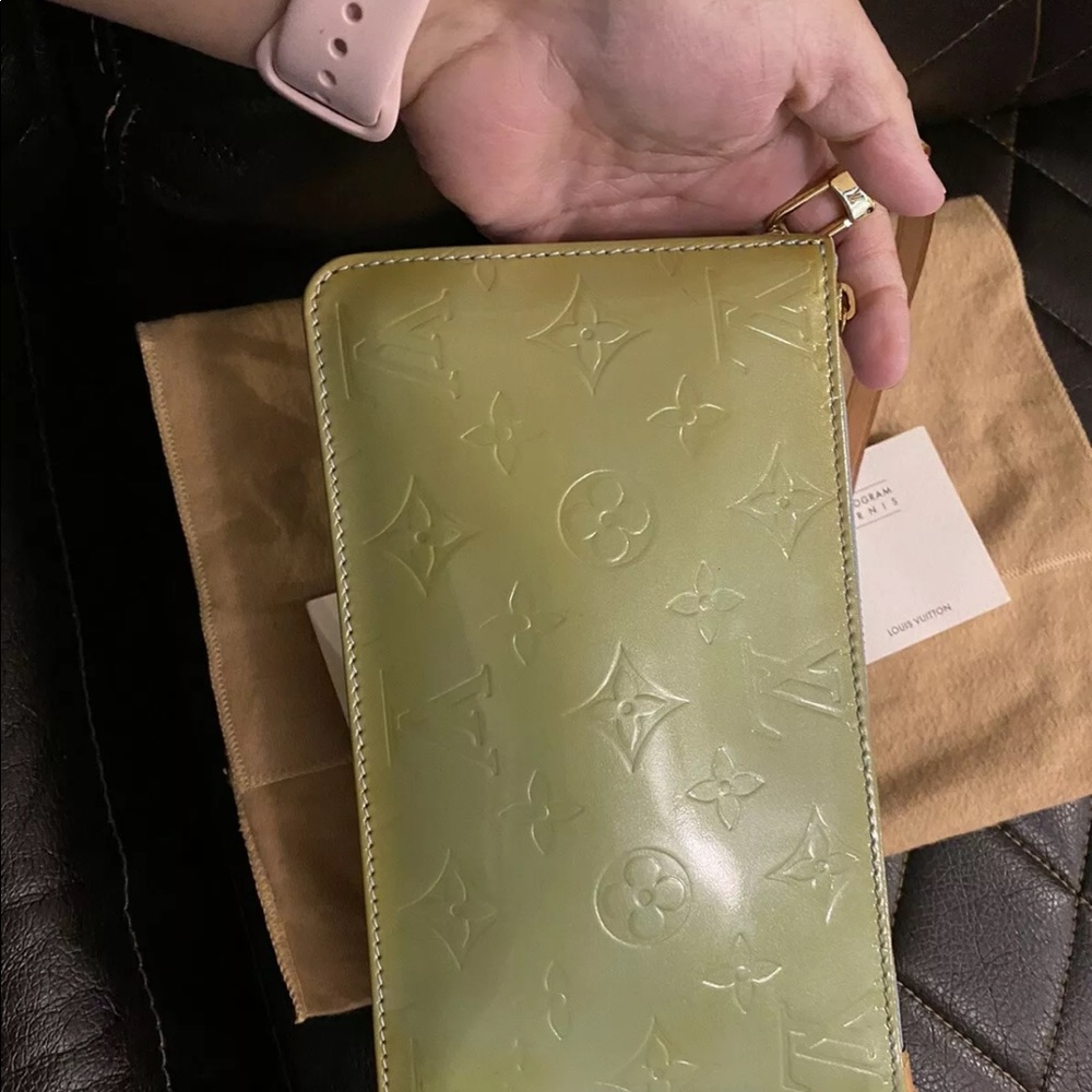 Louis Vuitton Lexington Pochette - Picture 3 of 7